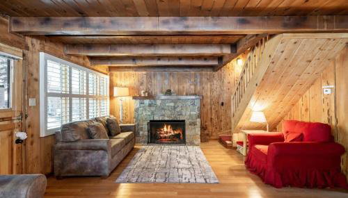 3BR Mountain Cabin-Near Beach & Slopes - Foto 1