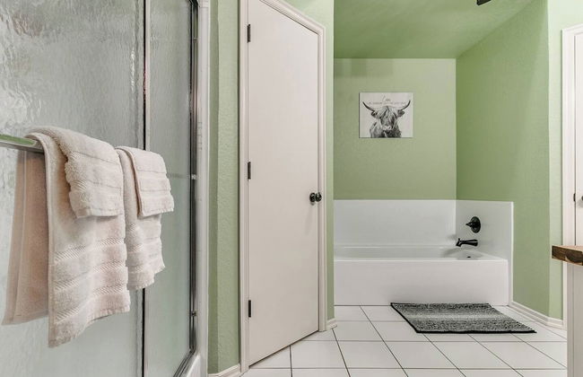 Serene Modern Farmhouse on 2 Acres - Foto 29