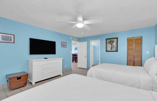 Andros - Spacious 2x2 Waterfront Condo - Photo 18