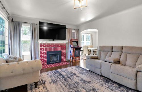 Spacious 3-Bedroom Near Campus - Photo 2