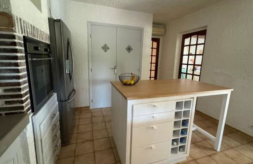 L'Oliveda - complètement climatisée, piscine, calme, proche commerce et lac, ski à 45min - Foto 23