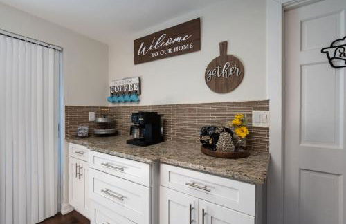 Luxe Family Friendly Retreat w Heated Pool Oasis - Foto 21