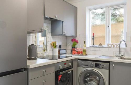 The Sashes - Cozy Apartment - FREE Parking - Ultrafast WIFI - Smart TV - Netflix - sleeps up to 6! Close to Poole Town Center & Sandbanks & Bournemouth - Foto 5