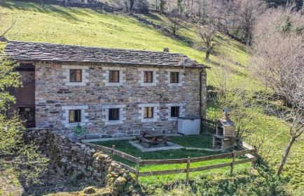 Cabaña La Gurueba, frente rio y cascada - Foto 67