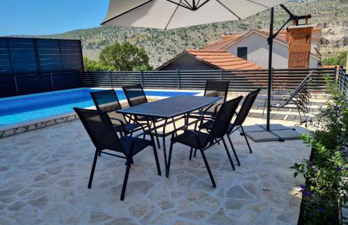 Apartment Gajo with swimming pool near Split - Photo 8