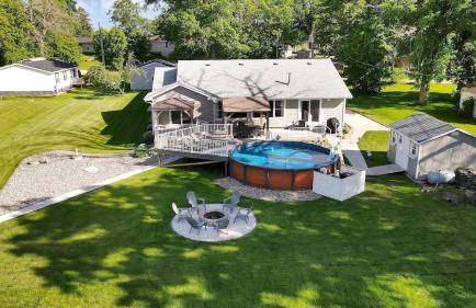 Lake Front Home with Pool and Stunning Views - Foto 39