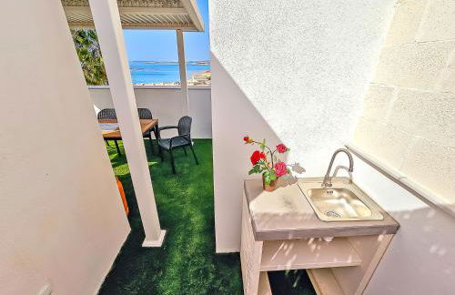 Oceanfront Duplex with a Rooftop Pool and Terrace - Foto 22