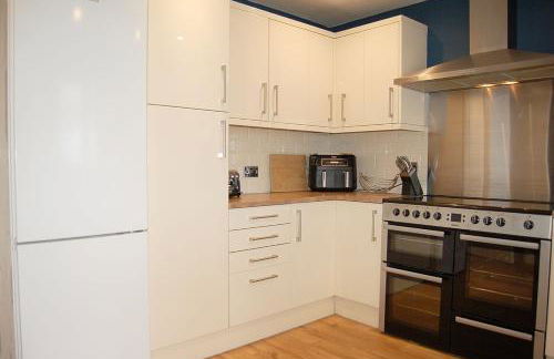 Sound of the Sea, beach front Bungalow with hot tub, in Tywyn - Foto 26