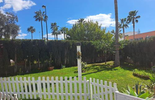 Apartamento con jardín y piscina Pet friendly - Photo 27