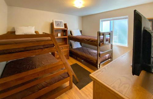 Private 2-Acre Retreat with MTN Views, Walk to River - Foto 12