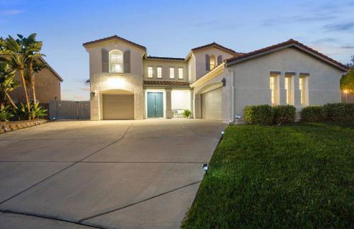 Sunset Crest - Home with stunning views, Pool, BBQ - Foto 51