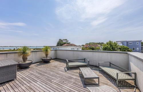 Breathtaking Home with Parking - Pass the Keys - Photo 33