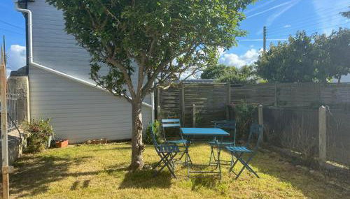 Appartement 35 m2 1er étage 200 m de la mer avec jardin - Photo 2, Garden