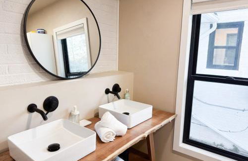 Recently Renovated 1924 DUTCH in Royal Oak - Foto 24