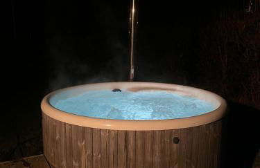 House with Outdoor Jacuzzi - Foto 7