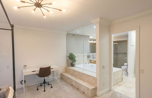 Stunning Views of the Okanagan Lake - Photo 37