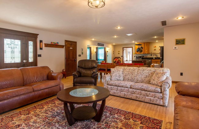 Private Retreat w Pool Hot Tub and Dining Hall - Foto 2