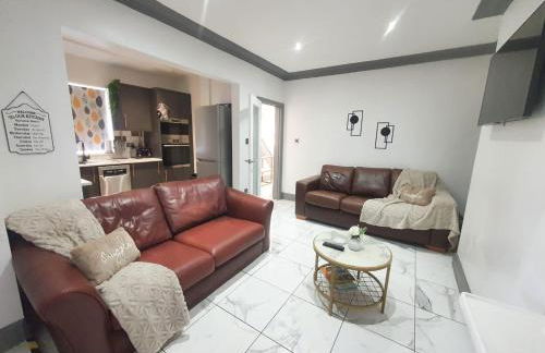 Families Only - Pet Friendly sleeps 6 maximum NO PARTIES - Foto 1