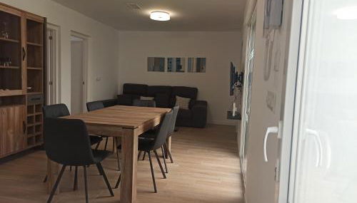 Casa cerca de la playa con patio y garaje privado - Foto 4