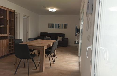 Casa cerca de la playa con patio y garaje privado - Foto 4