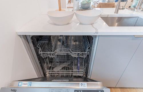 Scandinavian in Brooklyn w Balcony Near Park - Foto 5