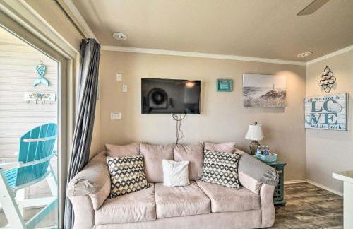 Updated Front Beach Condo with Resort Amenities! - Foto 5