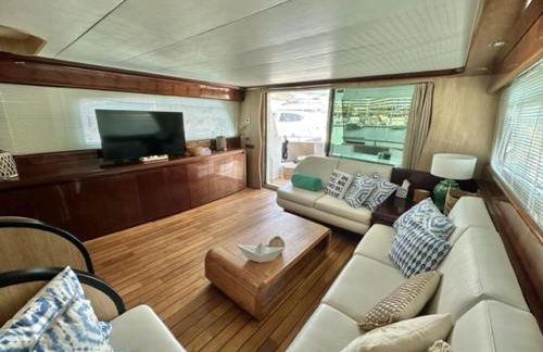 MotorYacht 21 avec équipage - Photo 11