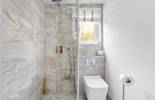 Bumble Cottage, Torcross - Heart of Torcross - Log burner - Ley views - Foto 31