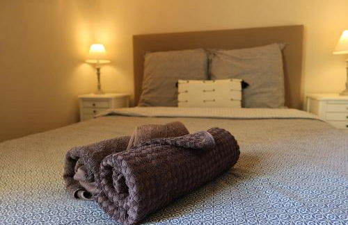 Charming studio overlooking a beautiful garden - Foto 2