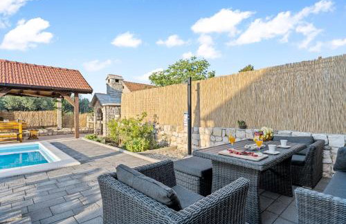 Olive Tree House with Jacuzzi, WiFi and 40m2 pool - Foto 16