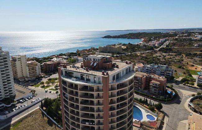 Amazing Green Tower 3 Castle Flat With Balcony - Photo 8