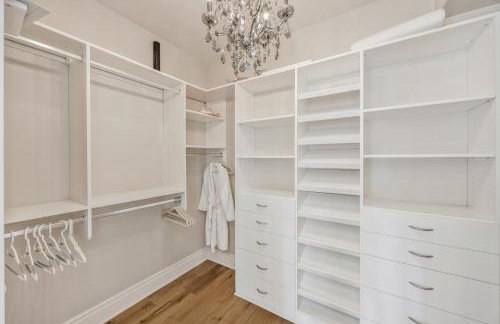 Beach Retreat- Walk to Beach, BBQ, Oceanview Rooftop & Firepit - Foto 15