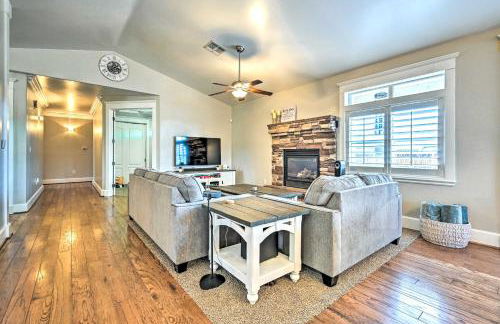 Bellemont Family Home with Hot Tub and Playground Set - Foto 8