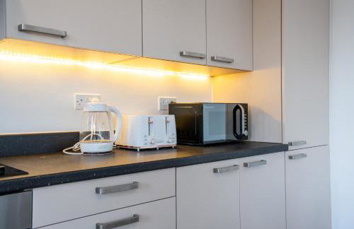 Central Wembley Stadium Luxe Stay with Pool Table - Foto 69