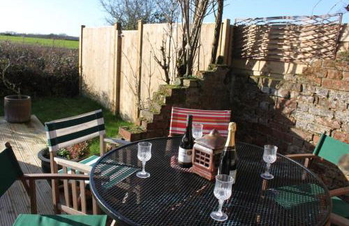 Beautiful Barn Conversion, 3 Bed, hot tub, sauna, gym, enclosed garden - Photo 27