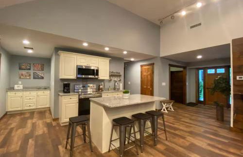 STUNNING RENOVATED 4BR House - Foto 4