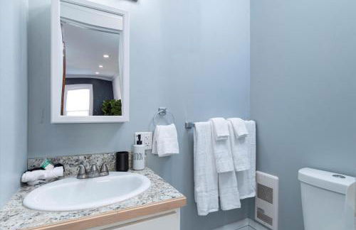 Fully-stocked Kitchen, AC, WiFi, WD, Near Baseball and Downtown - Foto 8