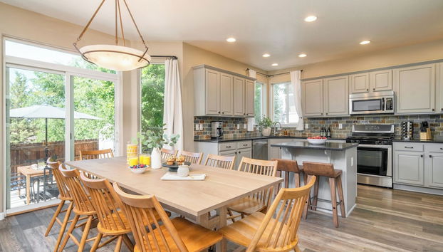 Ponderosa Pines by Avantstay Gorgeous Deck, 10 Mins From Central Bend Family Friendly, - Foto 2, Innenbereich