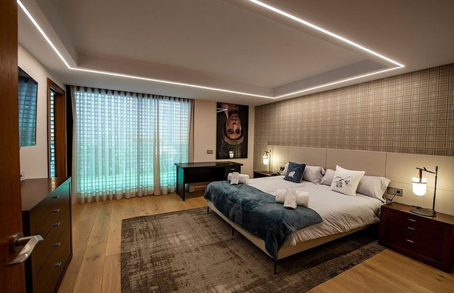 Luxury Apartment With Private Jacuzzi - Photo 11