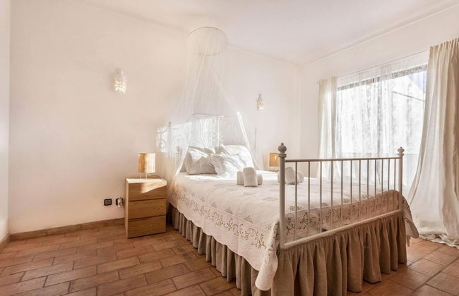 Beautiful Villa in Praia da Salema max 6 People - Foto 6