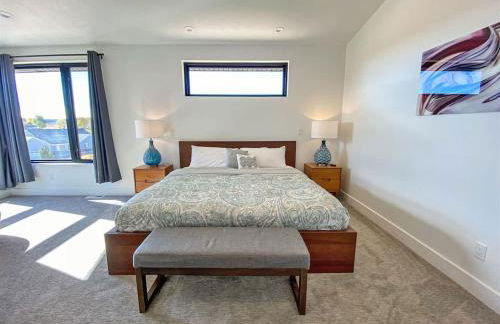 New Ultra-Modern Home Overlooking the Lake - Foto 7