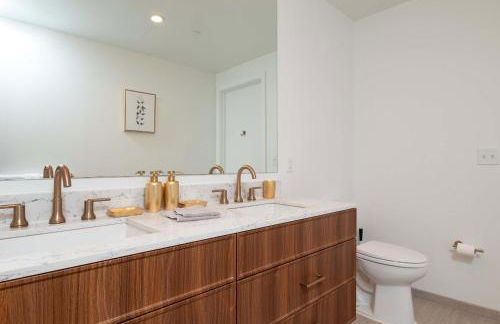 Back-Bay Lux Central 2BR Condo with Rooftop and Parking - Foto 41