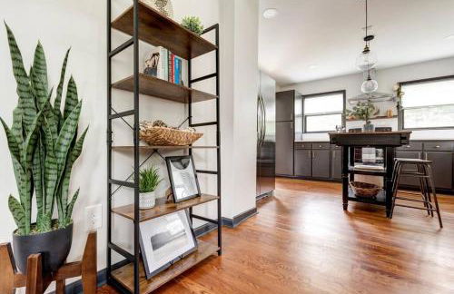 NEW - Modern Rustic Retreat Ardmore Chalet - Foto 25