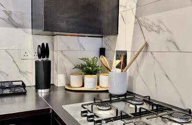 Superb Duplex in North London with reserved parking - Photo 13