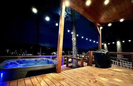 Glamping Container Treehouse by Hiawassee Glamping - Foto 3