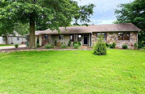 Riverfront Retreat - Right next to the White River - Foto 25