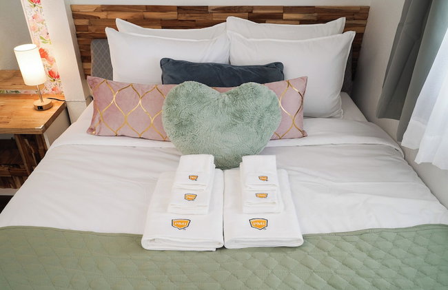 Coast PalmTree Yard 2BR Block from Beach - Photo 2