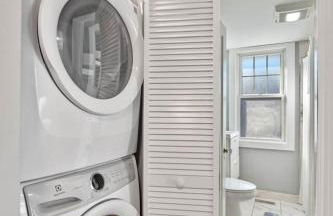 3BR/2.5 BA Townhouse |Downtown Salem w/Parking - Foto 43