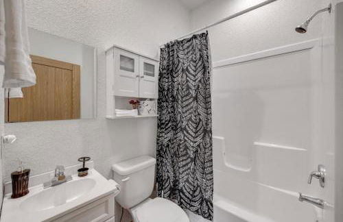 Three Connected Quirky Condos By Beach! - Foto 28