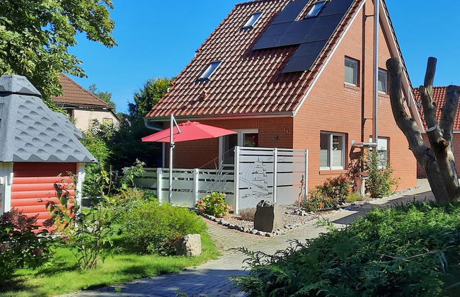 Modernes Ferienhaus mit Sauna in Wiek am Meer - Foto 1